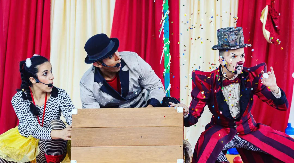 Espetáculo de circo-teatro "A Fonte Mágica"