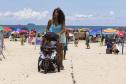 No Litoral, veranistas aprovam passarelas de acessibilidade das praias