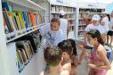 Projeto Bibliopraia leva 1.200 livros às praias. Foto: Kraw Penas/SEEC