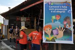 “Carnaval e folia com prevenção é só alegria” é a campanha para prevenir a Aids e doenças sexualmente transmissíveis (DST) que a Secretaria de Estado da Saúde, em parceria com a Secretaria Municipal de Saúde, começou neste domingo (12), durante a abertura do carnaval em Paranaguá. Foto: Chuniti Kawamura


